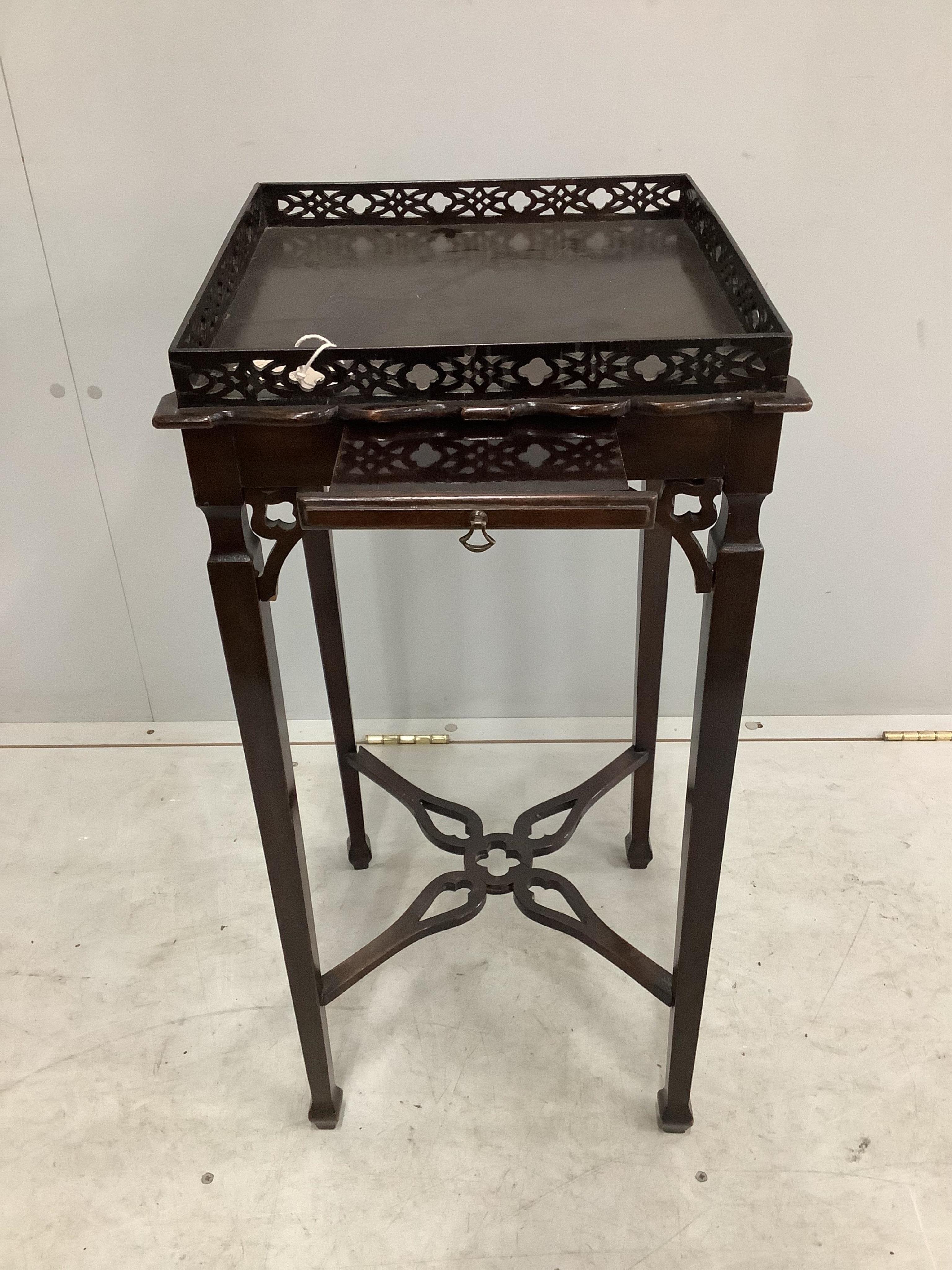 A George III style mahogany urn stand, width 36cm, height 75cm. Condition - fair